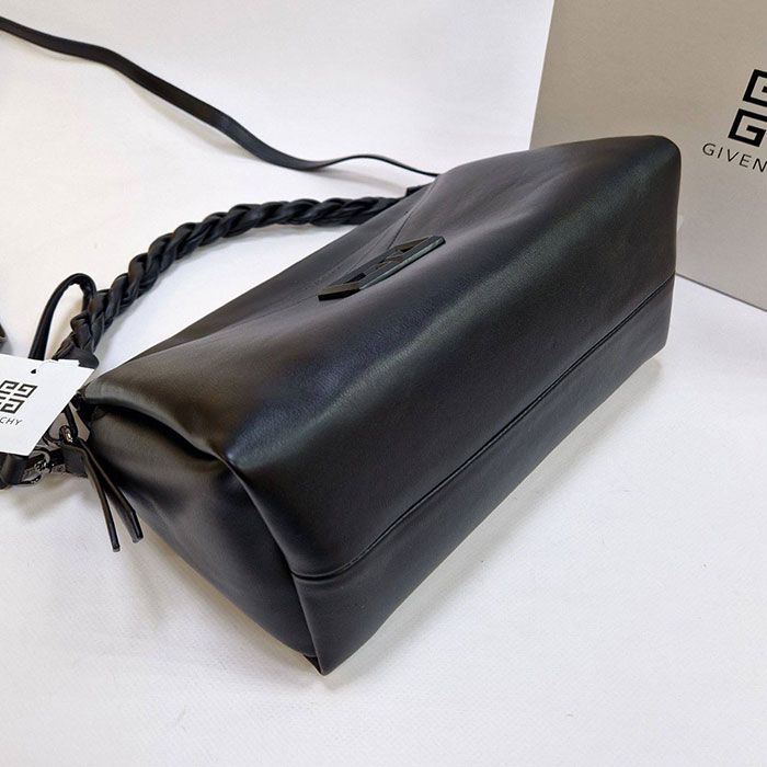 Сумка "GIVE*CHY" Эко-кожа (30/20см)